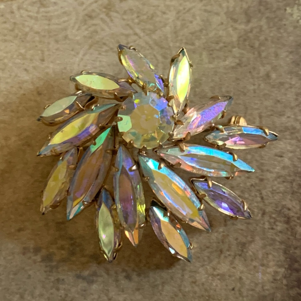 Vintage Iridescent Crystal Gold Tone Metal Brooch Pin Woman’s Jewelry Floral